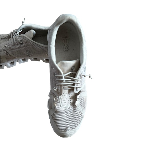 On Running Cloud 5 Trainers Light Gray and White Running Sneakers Size W9 - Picture 6 of 8